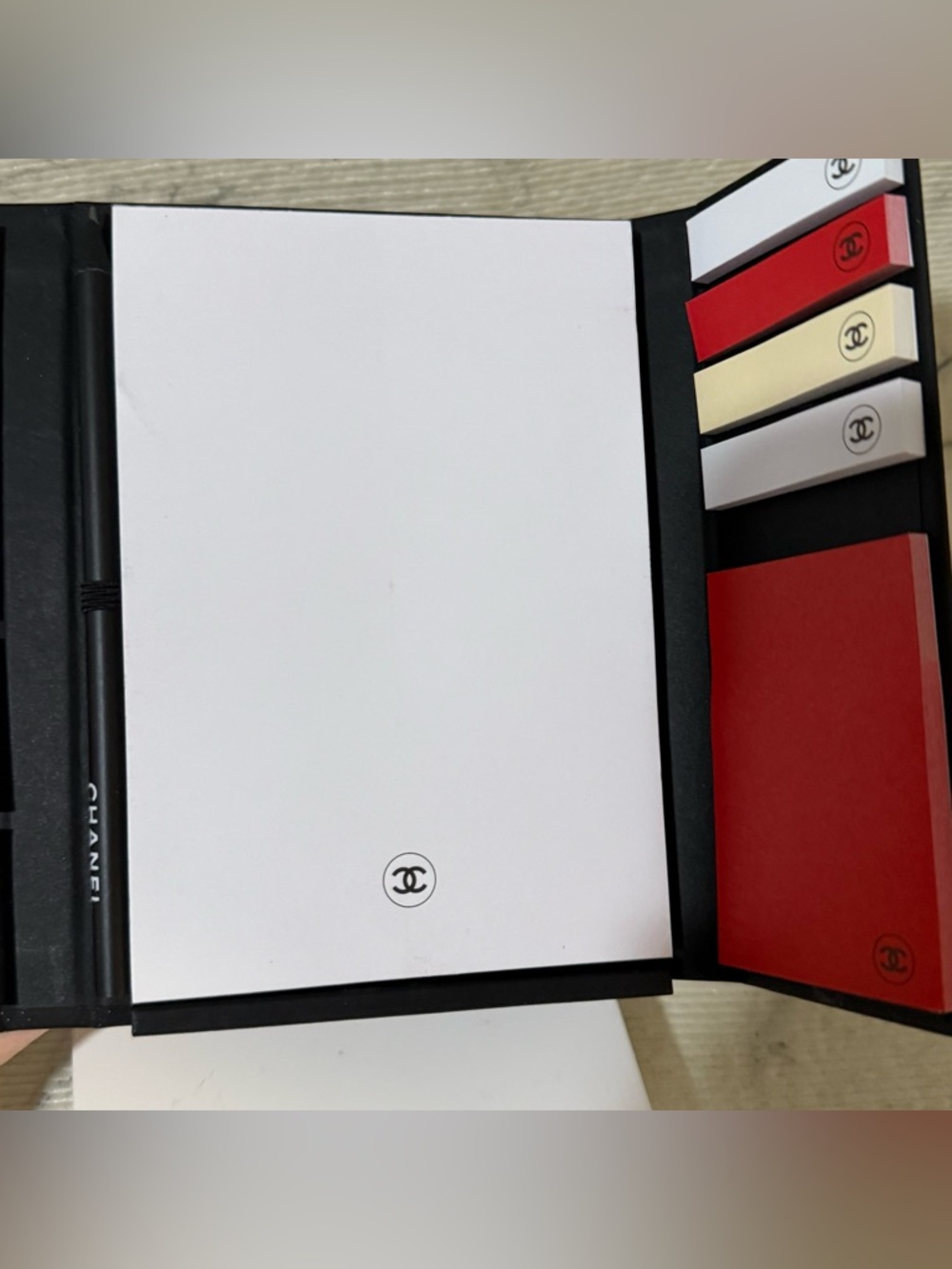 Chanel Beauty Notepad / Sticky Notes set with Pencil - Picture 10 of 14